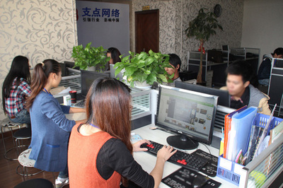 走進泰安網絡公司的技術前沿 網站建設與微信小程序開發的本地化之道